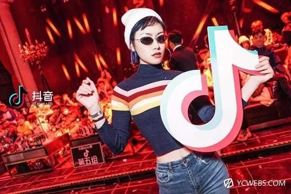 来个明白人告诉我，我抖音有一百万粉丝怎么变现啊？